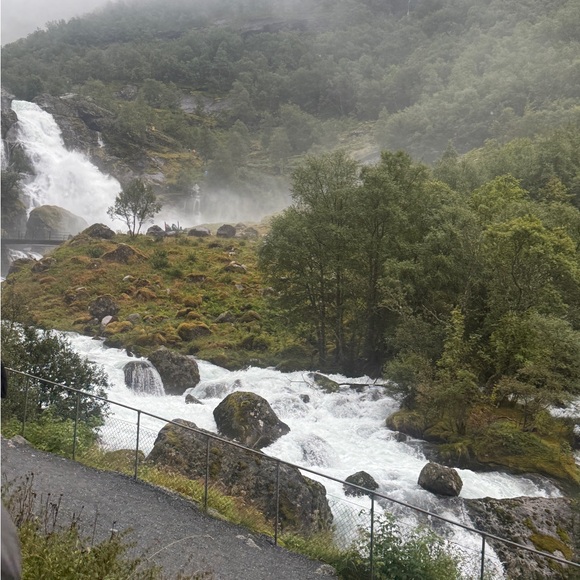 Meet your Posher, Linda - Picture 1 of 1